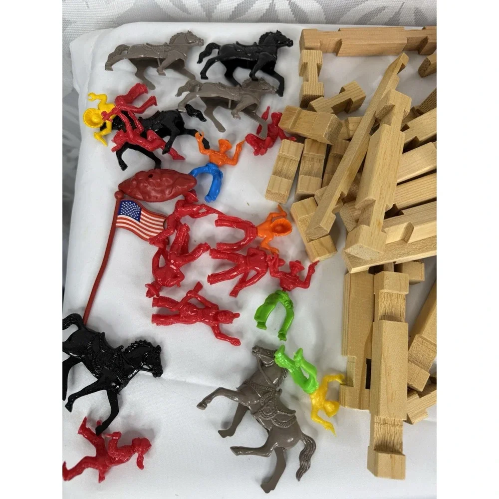 Tootsietoy Frontier Town Logs W/ Cowboy & Indian W/ Horses Lot Lincoln Logs‎